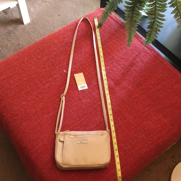 NWT adjustable crossbody handbag. Neutral beige color. - Picture 2 of 7
